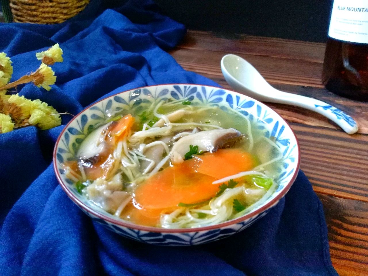 鲜味胡萝卜菌菇汤