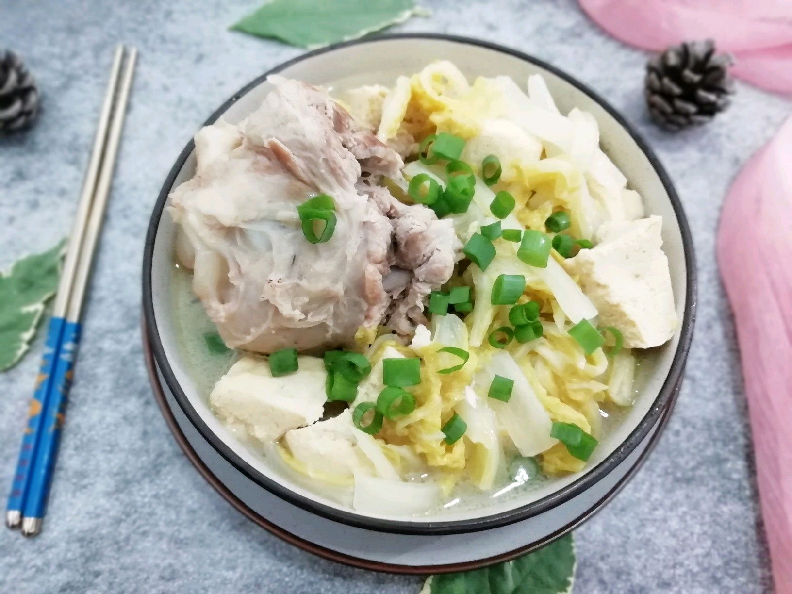 大骨炖白菜冻豆腐