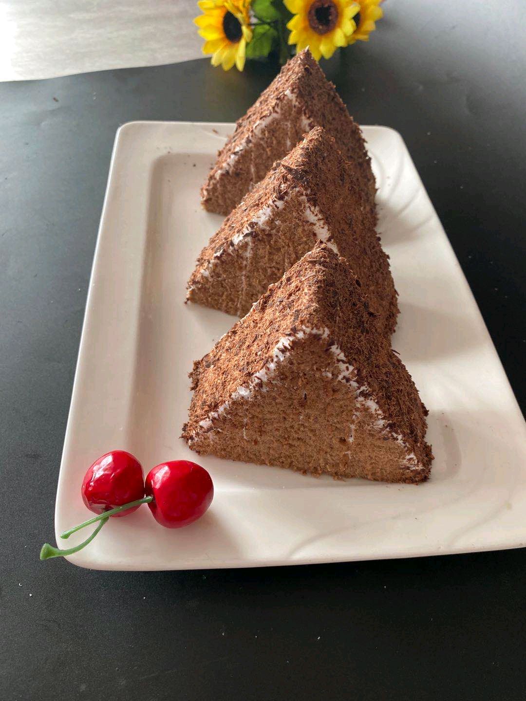 黑森林金字塔蛋糕