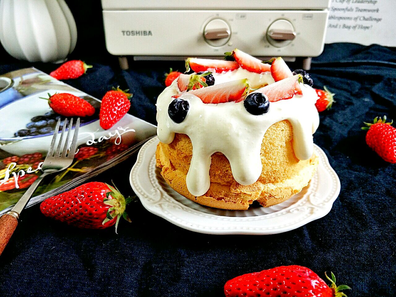 奶油草莓蛋糕，小烤箱烤出春天的暖意甜蜜