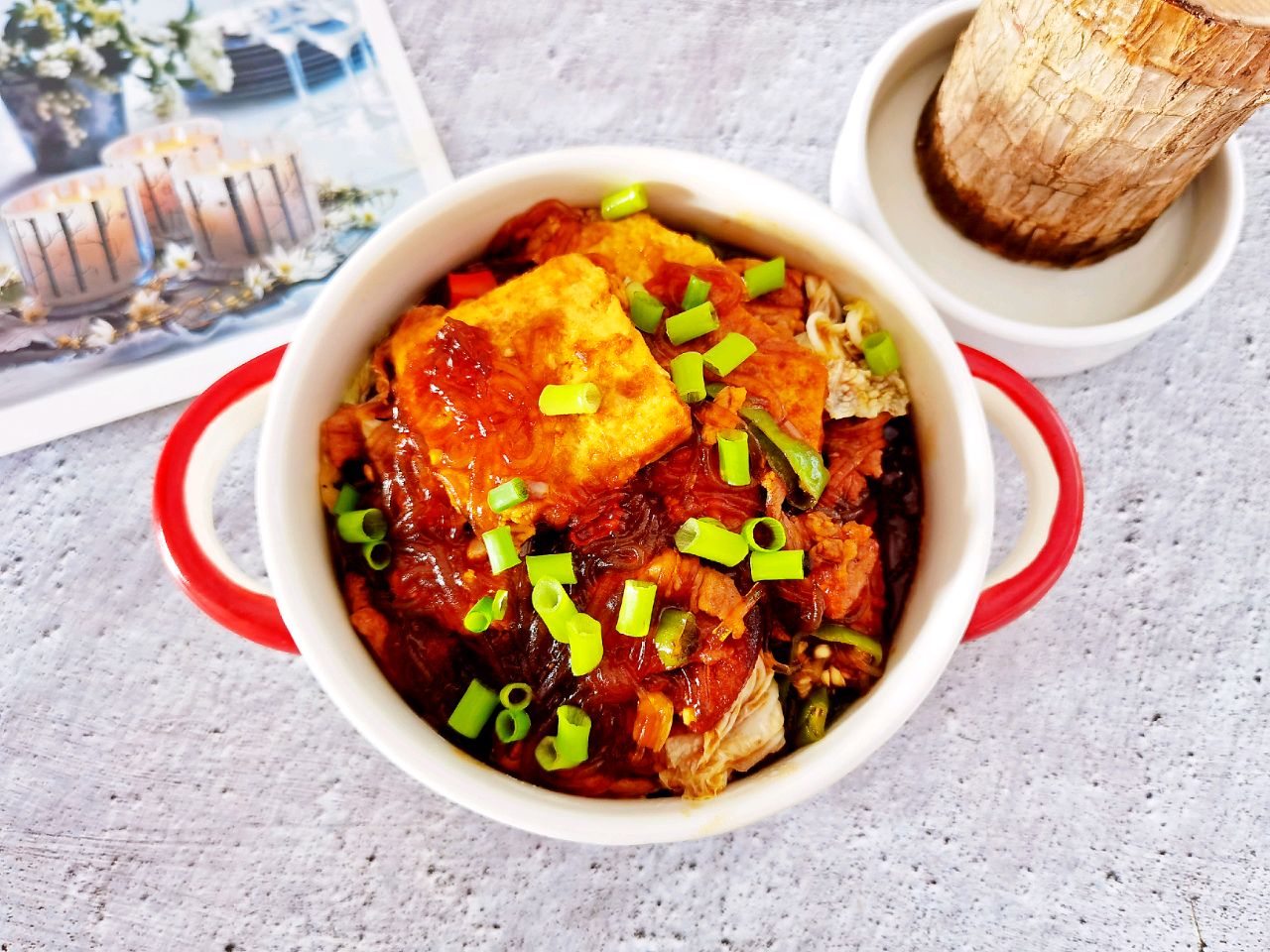 冬日暖胃家常菜－豆腐粉丝煲，荤素搭配，经济实惠又美味