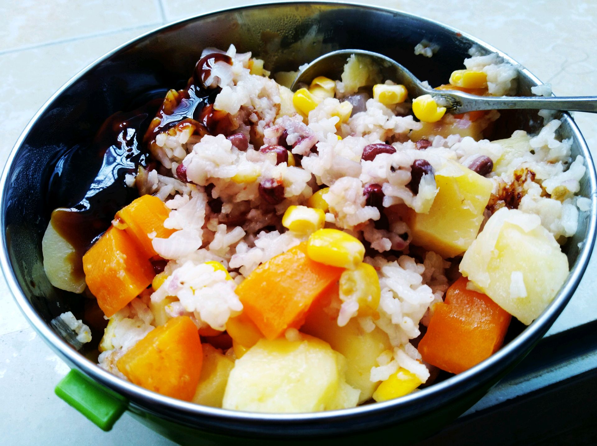 一碗祛湿红豆薏米杂粮焖饭