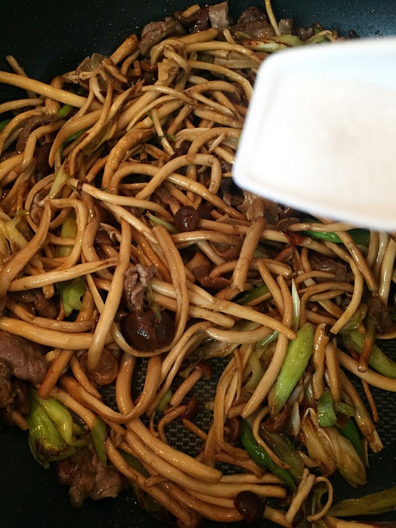 肉丝茶树菇