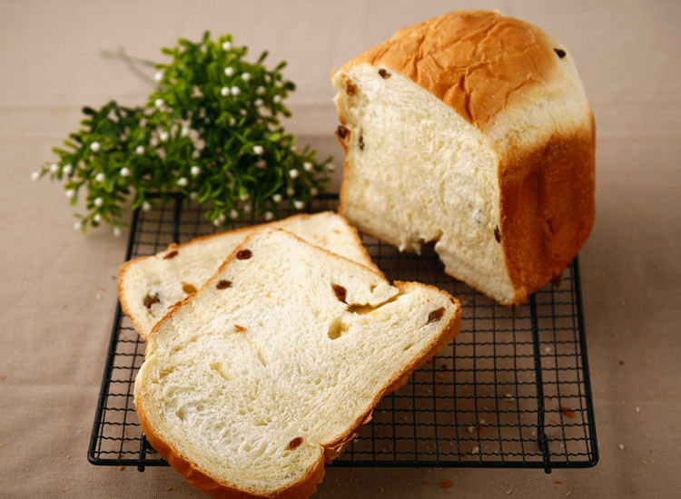 面包机做面包的方法（葡萄干吐司）