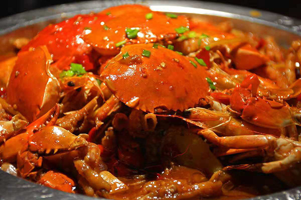 胖哥俩肉蟹煲食品安全存在问题，想吃肉蟹煲在家如何制作?